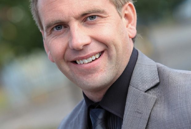 u9473-James-Pendleton-Regional-Sales-Director-at-Russell-Roof-Tiles-low-res