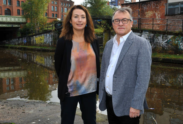Stephen-and-Claire-Hodder